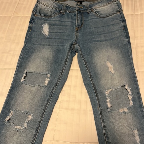 Forever 21 push up jeans. - Picture 2 of 6
